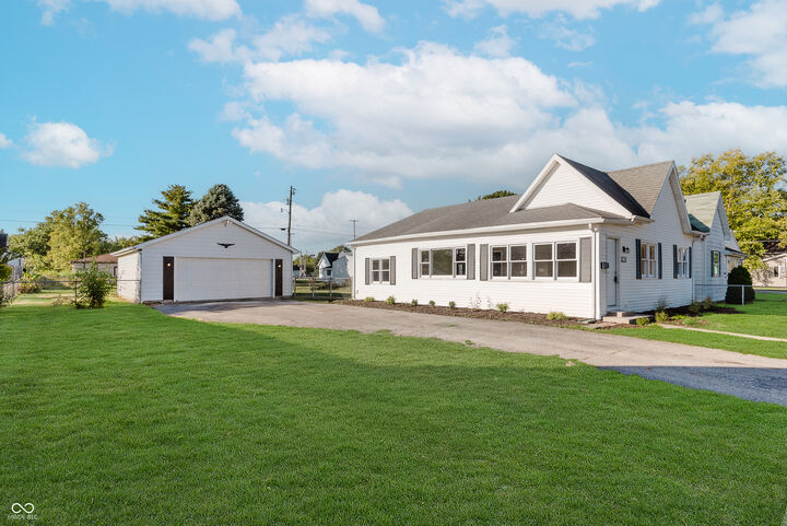 Property Photo:  2705 S B Street  IN 46036 