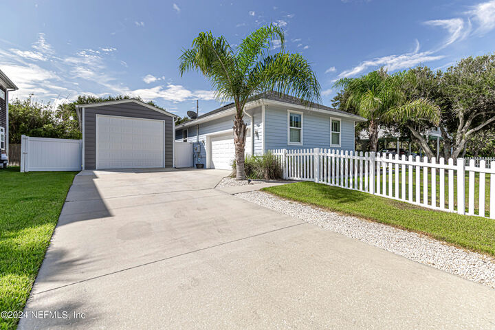 Property Photo:  307 Fifteenth Street  FL 32084 