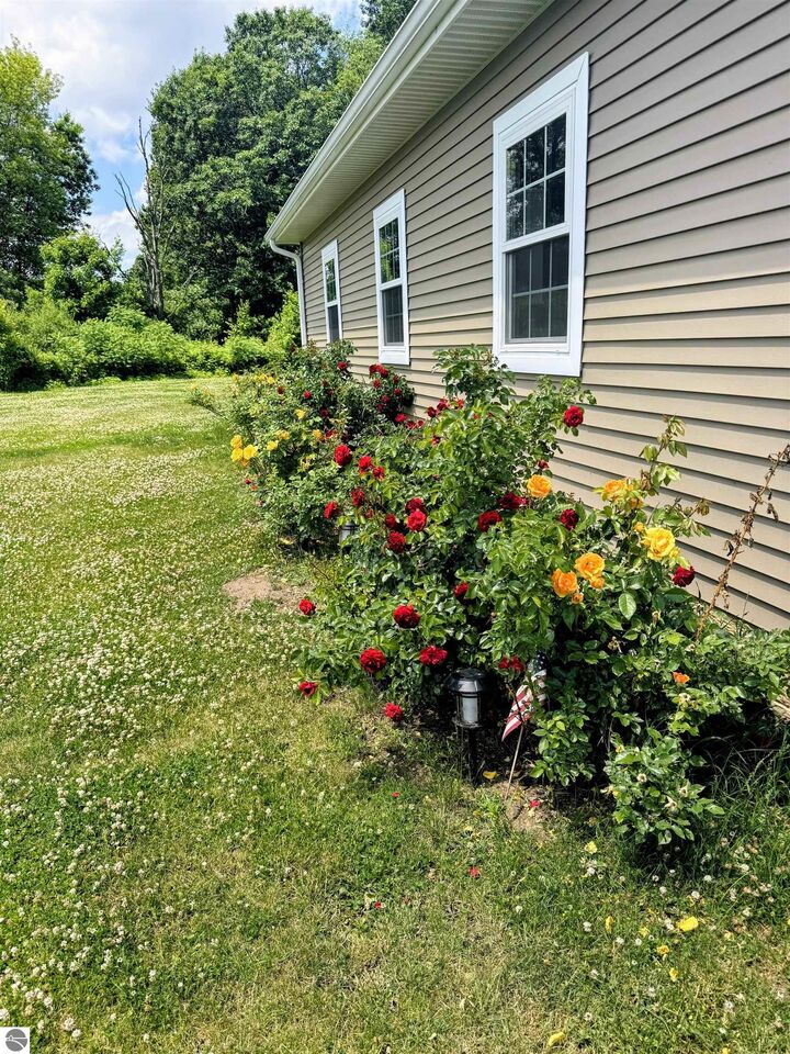 Property Photo:  2578 White Pine  MI 48858 