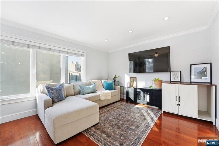 Property Photo:  700 Bloomfield Street 3  NJ 07030 