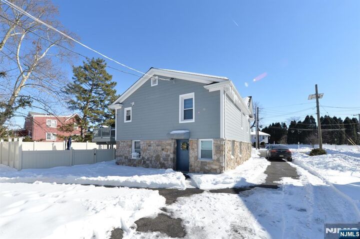 Property Photo:  105 Franklin Street 1  NJ 07643 