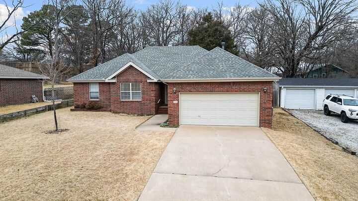 Property Photo:  612 E Ash Street  AR 72703 