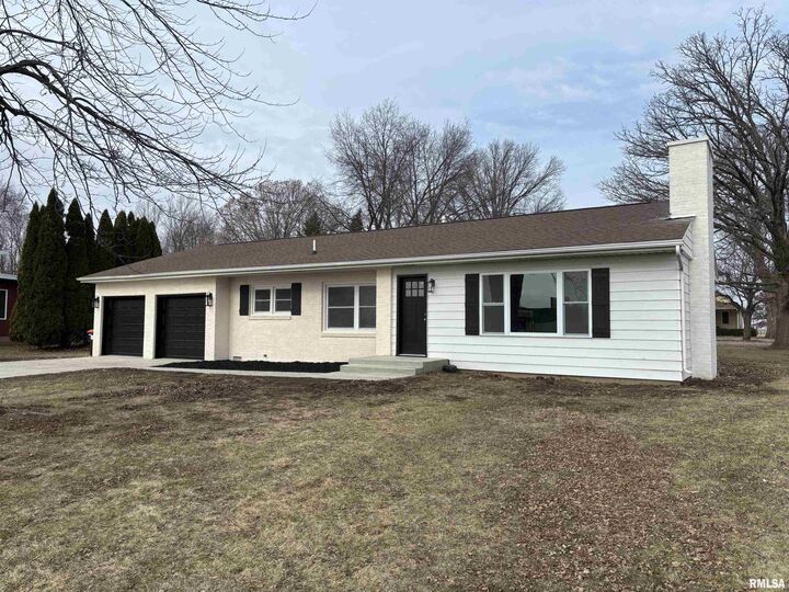 Property Photo:  707 W Santa Fe Street  IL 61369 