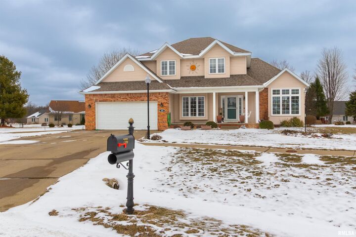 Property Photo:  200 Dogwood Lane  IL 61554 