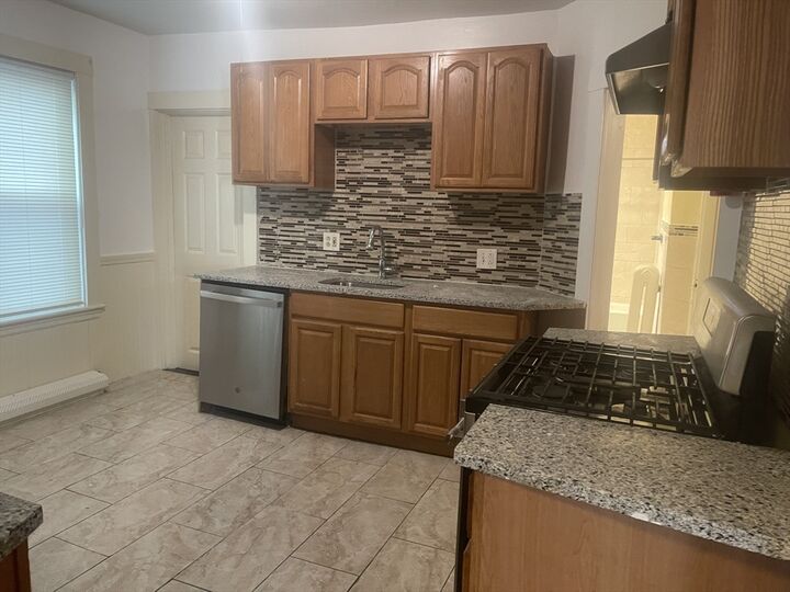 Property Photo:  6 Bailey St 1  MA 02124 