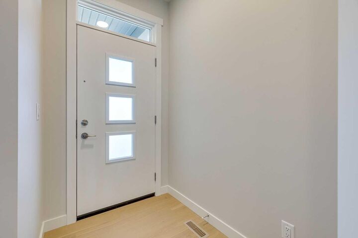 Property Photo:  157 Wolf Hollow Drive SE  AB T2X 6C4 