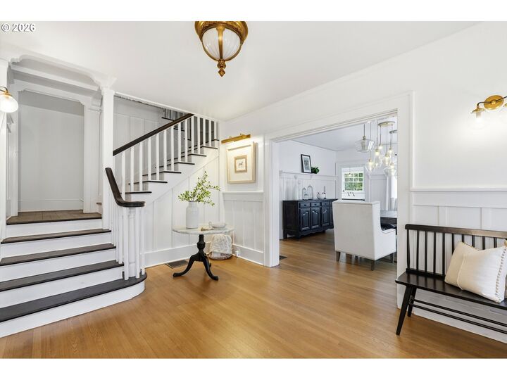 Property Photo:  1767 SW Prospect Dr  OR 97201 