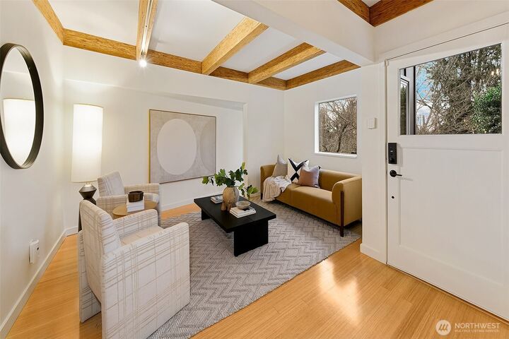 Property Photo:  2411  4th Avenue W  WA 98119 