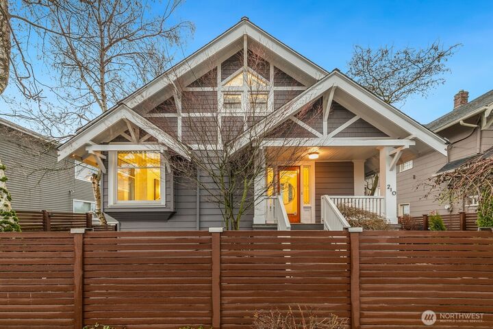 Property Photo:  210 W McGraw Street  WA 98119 