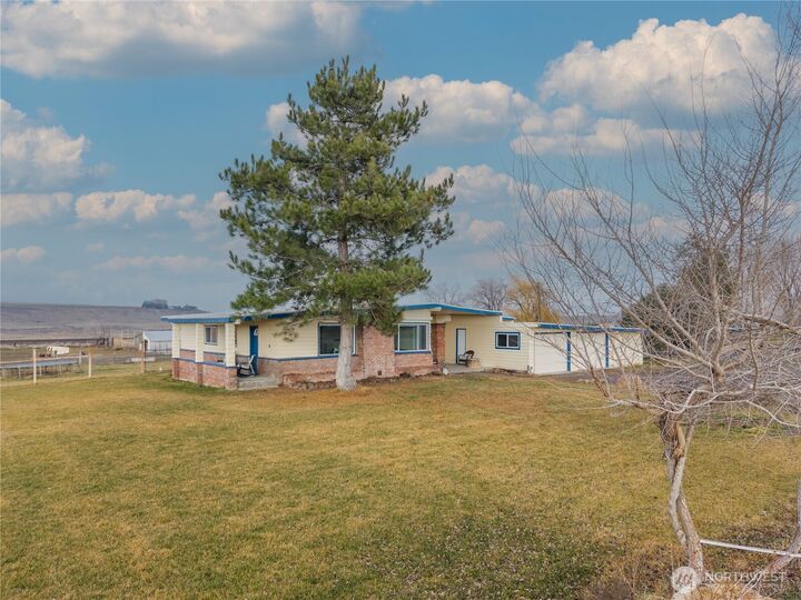 Property Photo:  3416  Road 20  NE  WA 98851 