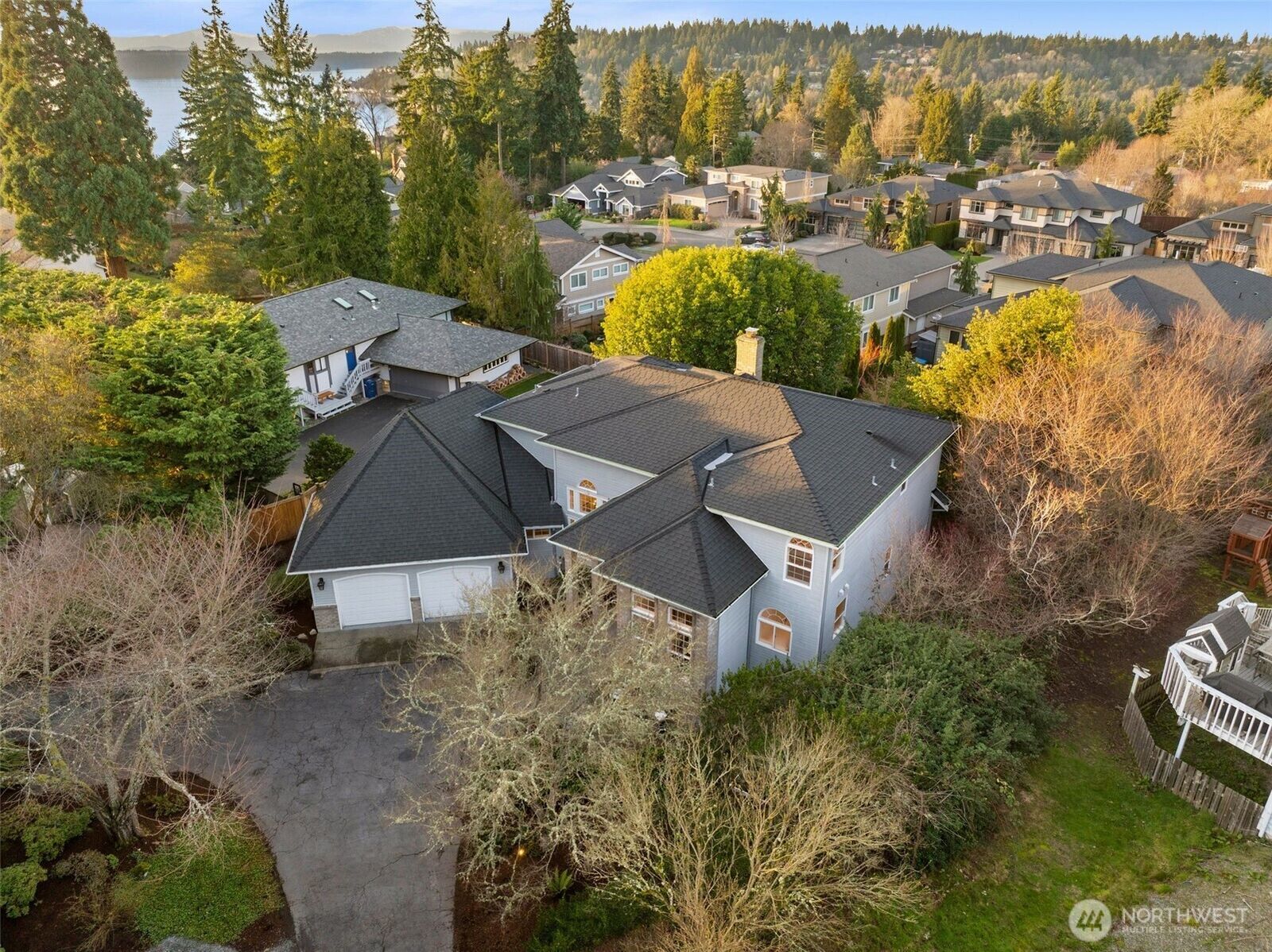 Property Photo:  440 SW 185th Place  WA 98166 