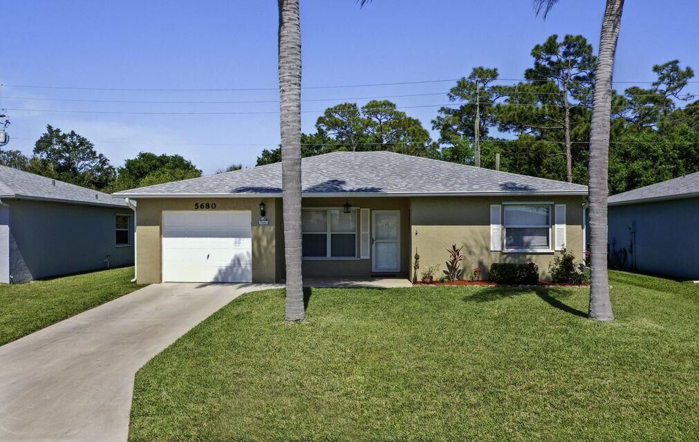 Property Photo: 5680 Travelers Way FL 34982