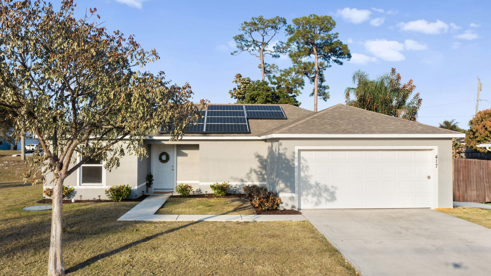 Property Photo:  417 SE Seahouse Drive  FL 34983 