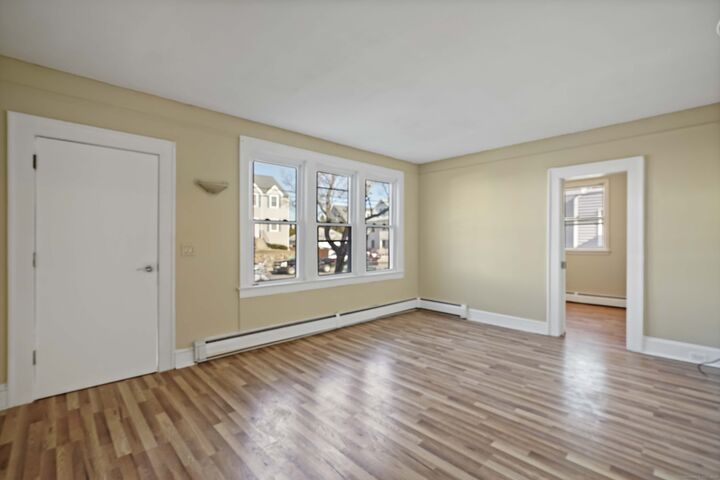 Property Photo: 18 Richmond Place CT 06902