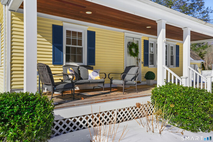 Property Photo:  175 Winnepoge Drive  CT 06825 