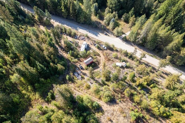 Property Photo:  3401 Red Marble Rd  WA 99109 