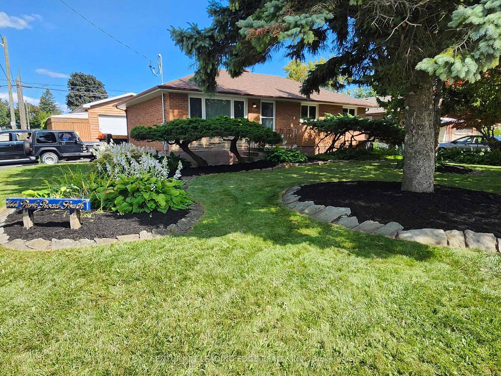 Photo de la propriété:  1441 Park Road S  ON L1J 4K5 