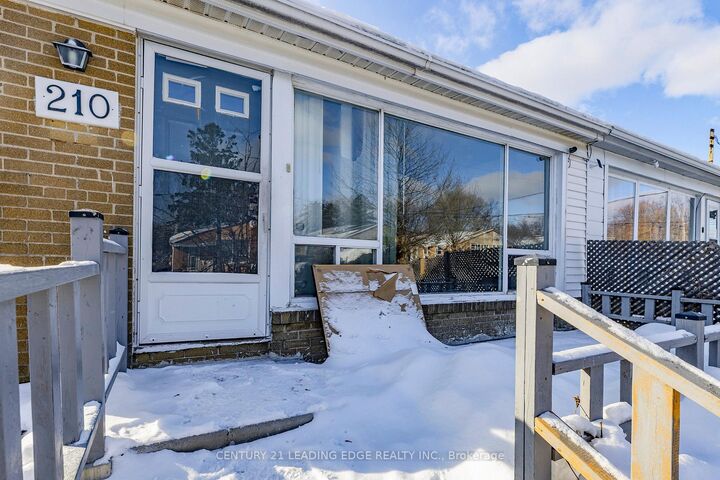 Property Photo:  210 Linden Avenue  ON M1K 3H8 