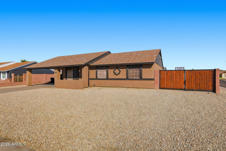 Property Photo: 7238 W Canterbury Drive AZ 85345