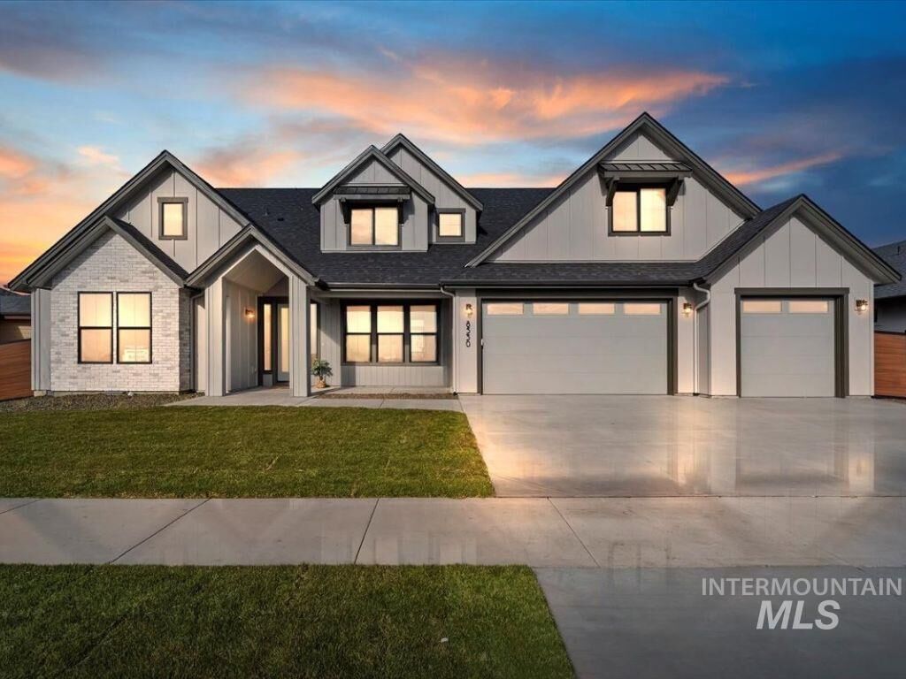 Property Photo:  8530 W Graye Street Shasta Xxl  ID 83646 