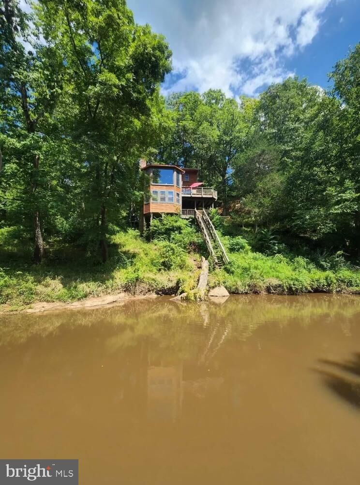 Property Photo:  12612 Izaak Walton Drive  VA 20136 