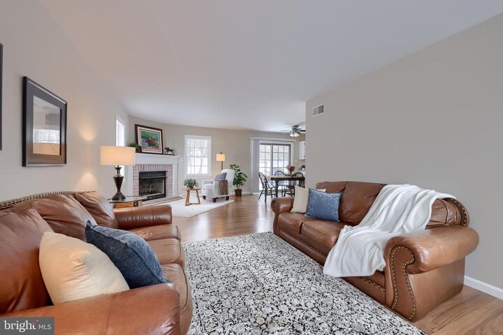 Property Photo:  35 Henry Court  PA 17601 