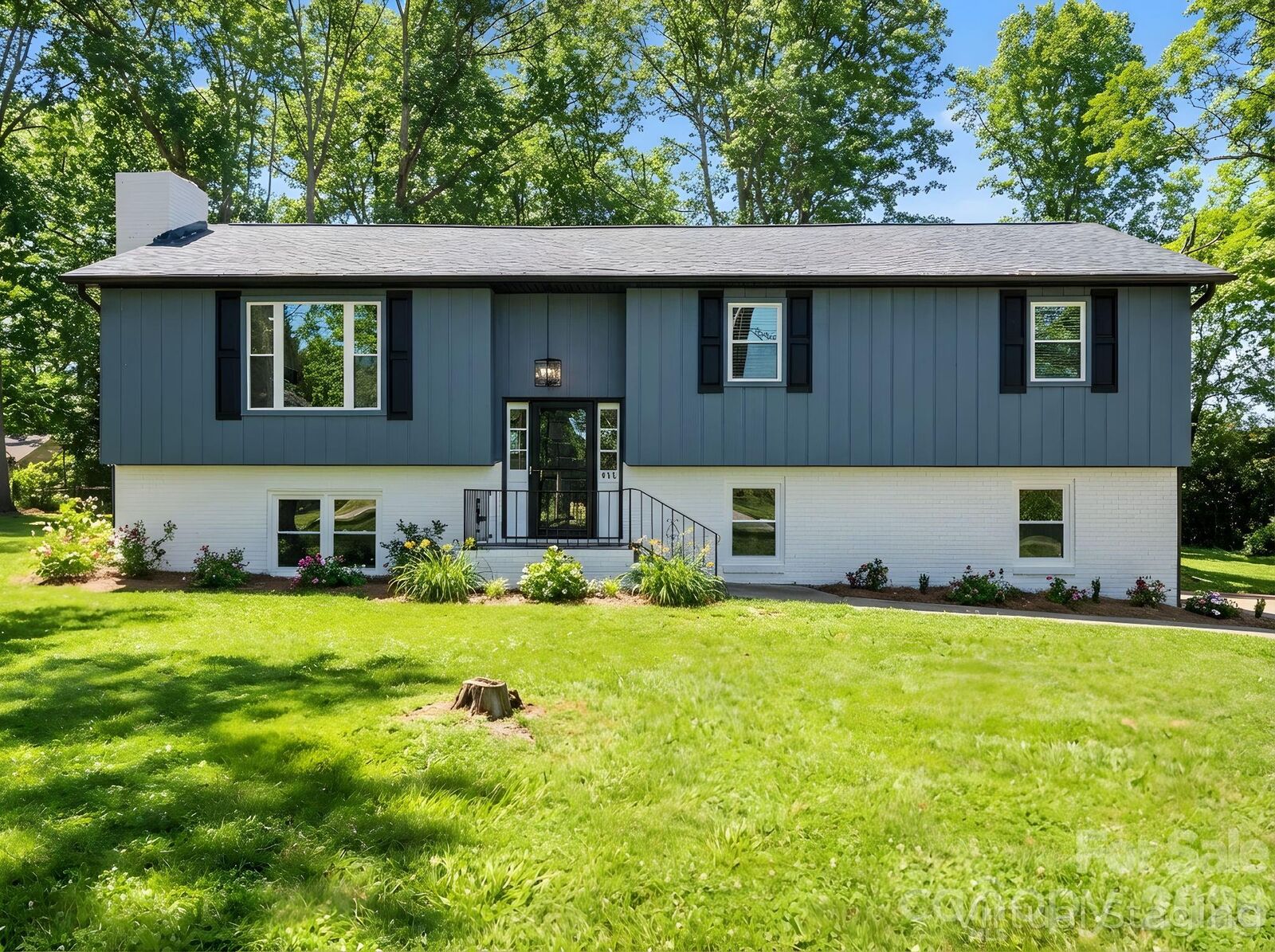 Property Photo: 944 Woodland Drive NC 28150