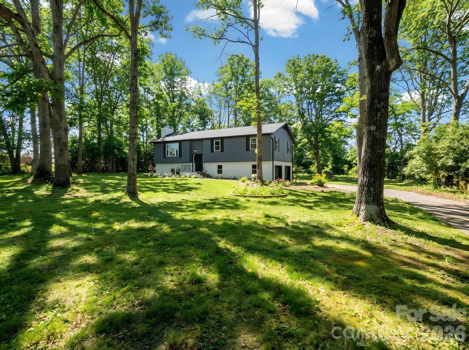 Property Photo: 944 Woodland Drive NC 28150