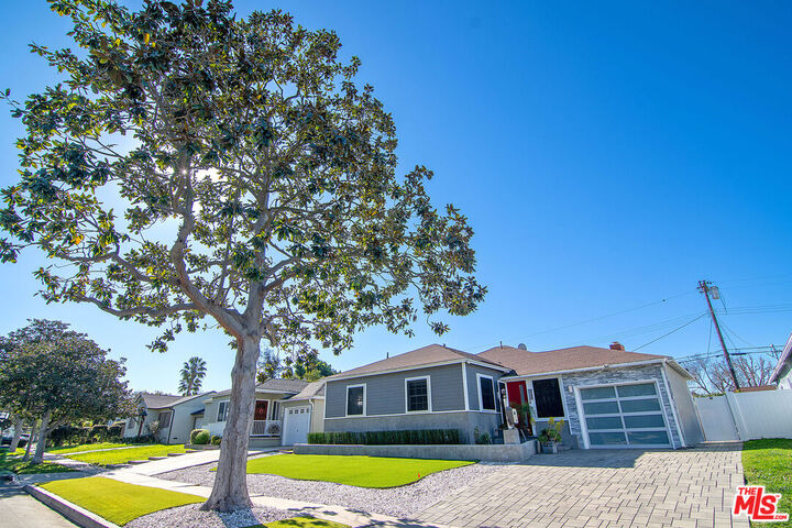 Property Photo:  7735 Isis Ave  CA 90045 