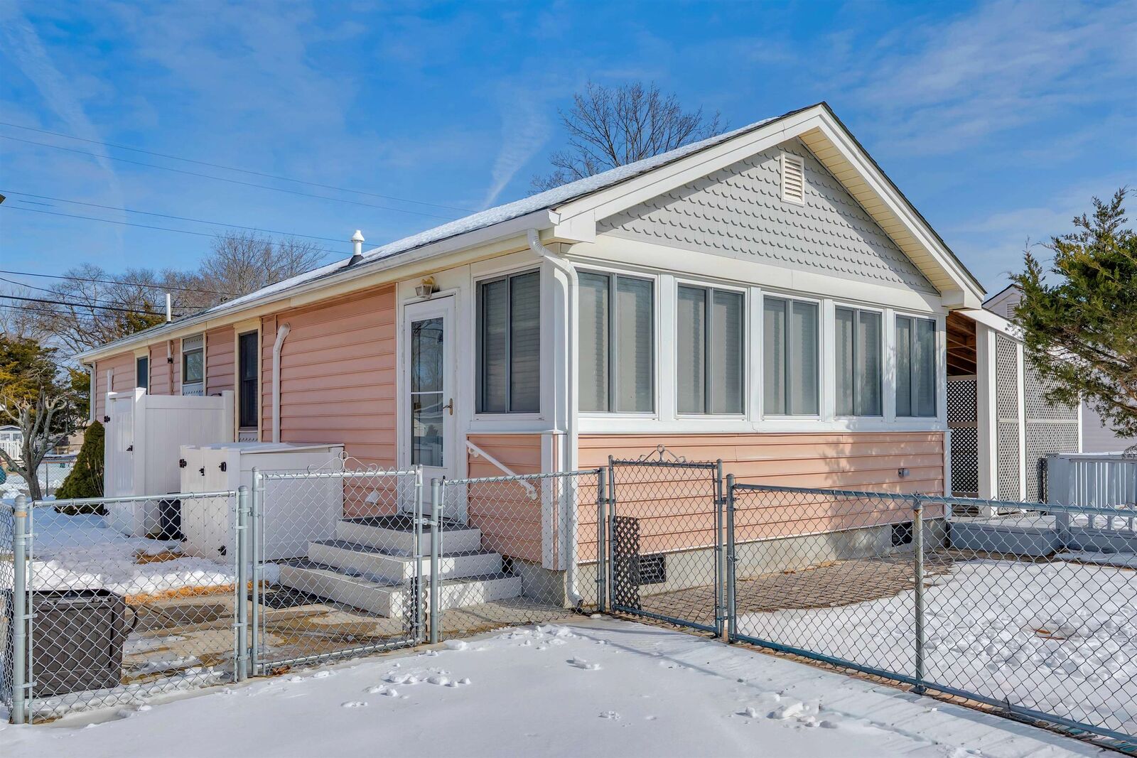 Property Photo:  48 Spruce  NJ 08251-1636 