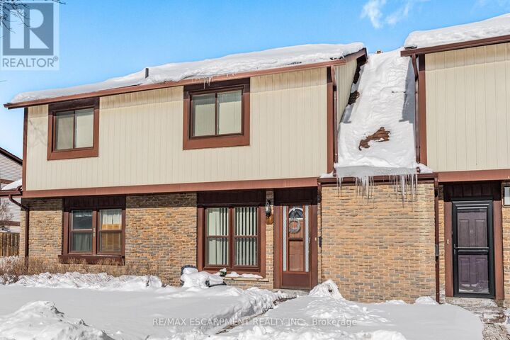 Property Photo:  6650 Falconer Drive 19  ON L5N 1B5 