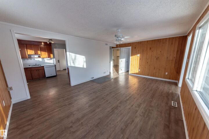 Property Photo:  4723 44 Street  AB T0E 0A0 