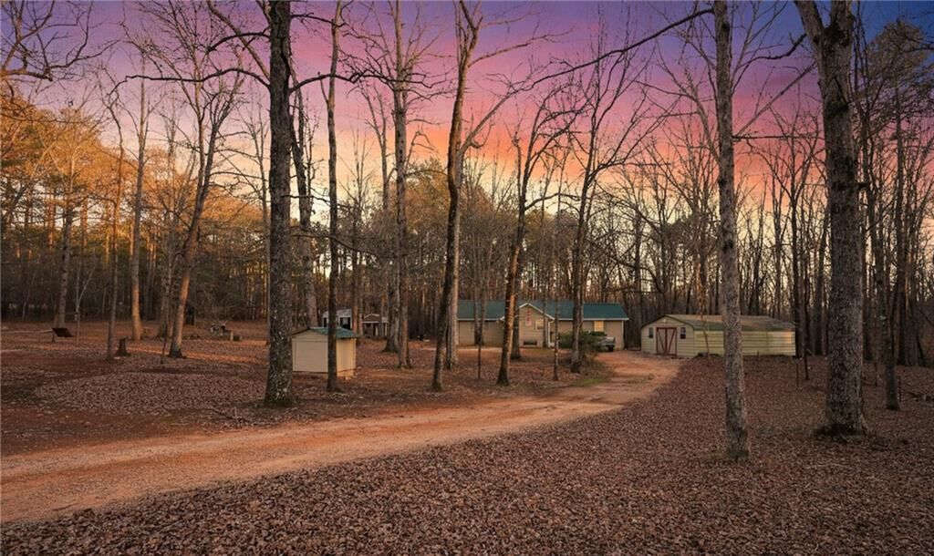 Property Photo:  27 Hawk Trail  GA 30056 