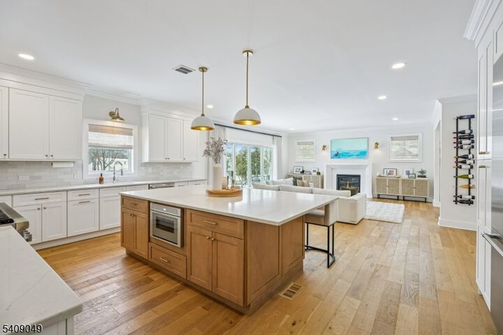 Property Photo:  8 Fox Chase Rd  NJ 07940 