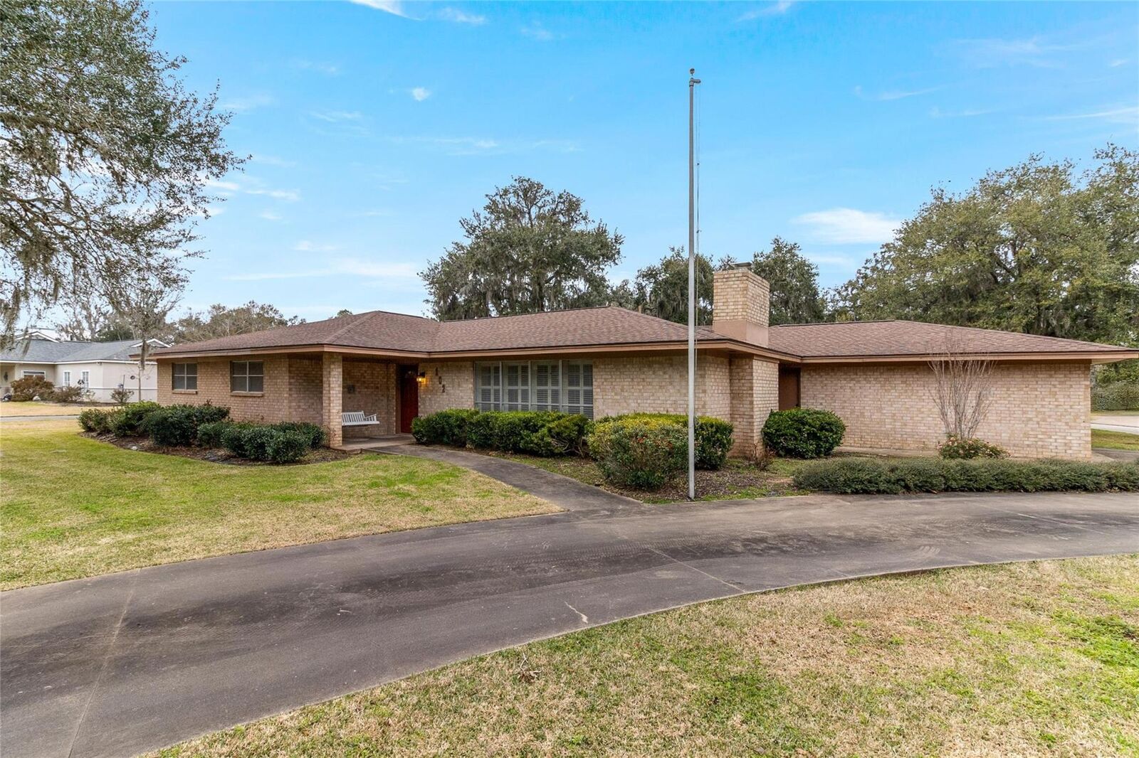 Property Photo: 102 Paradise Valley Drive TX 77486