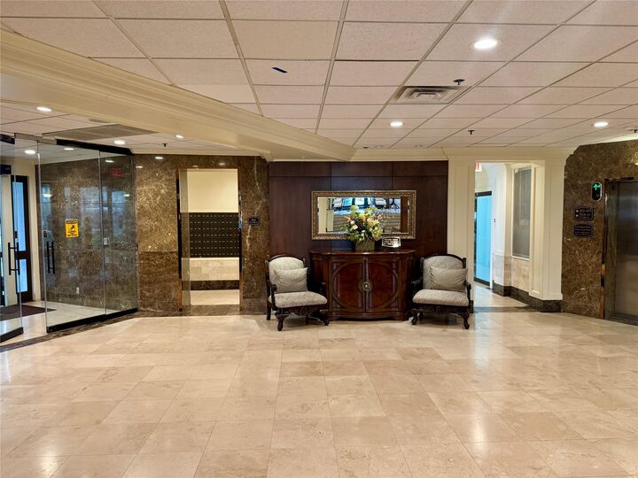 Property Photo:  3525 Sage Road 813  TX 77056 