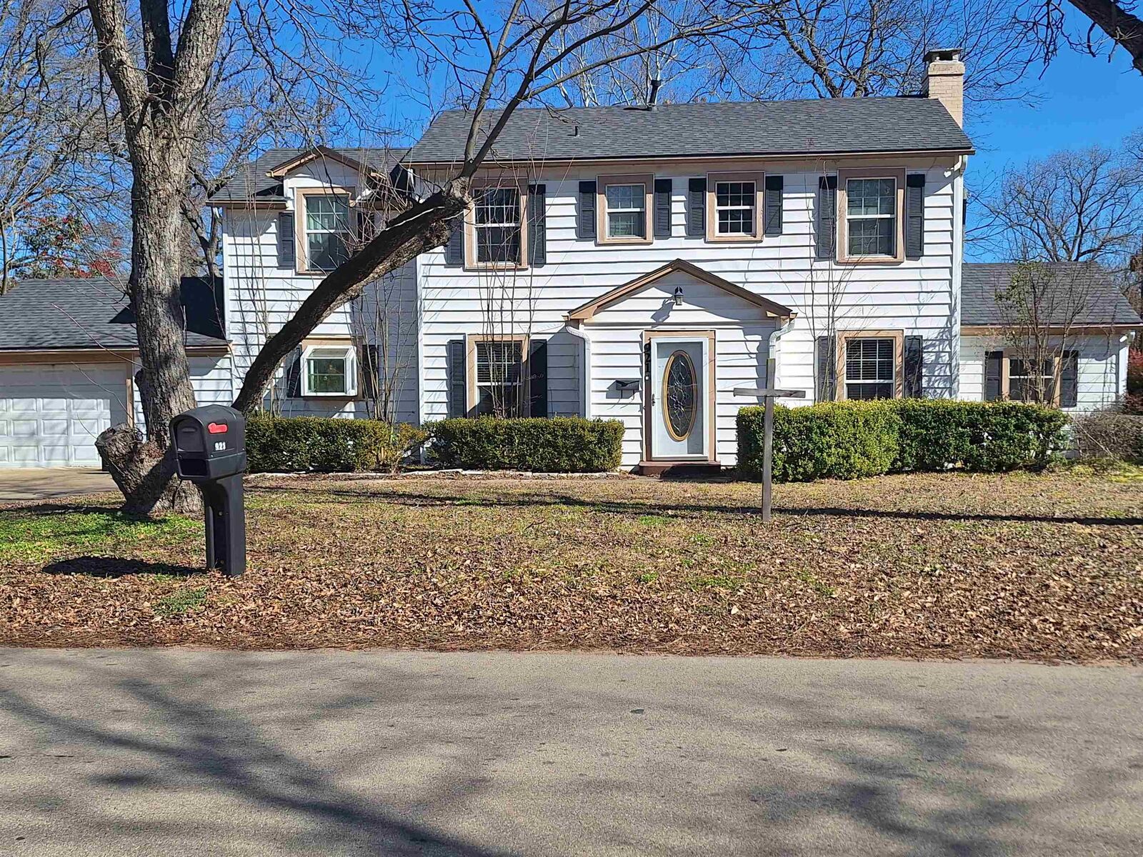 Property Photo: 921 N Montgomery St TX 75644