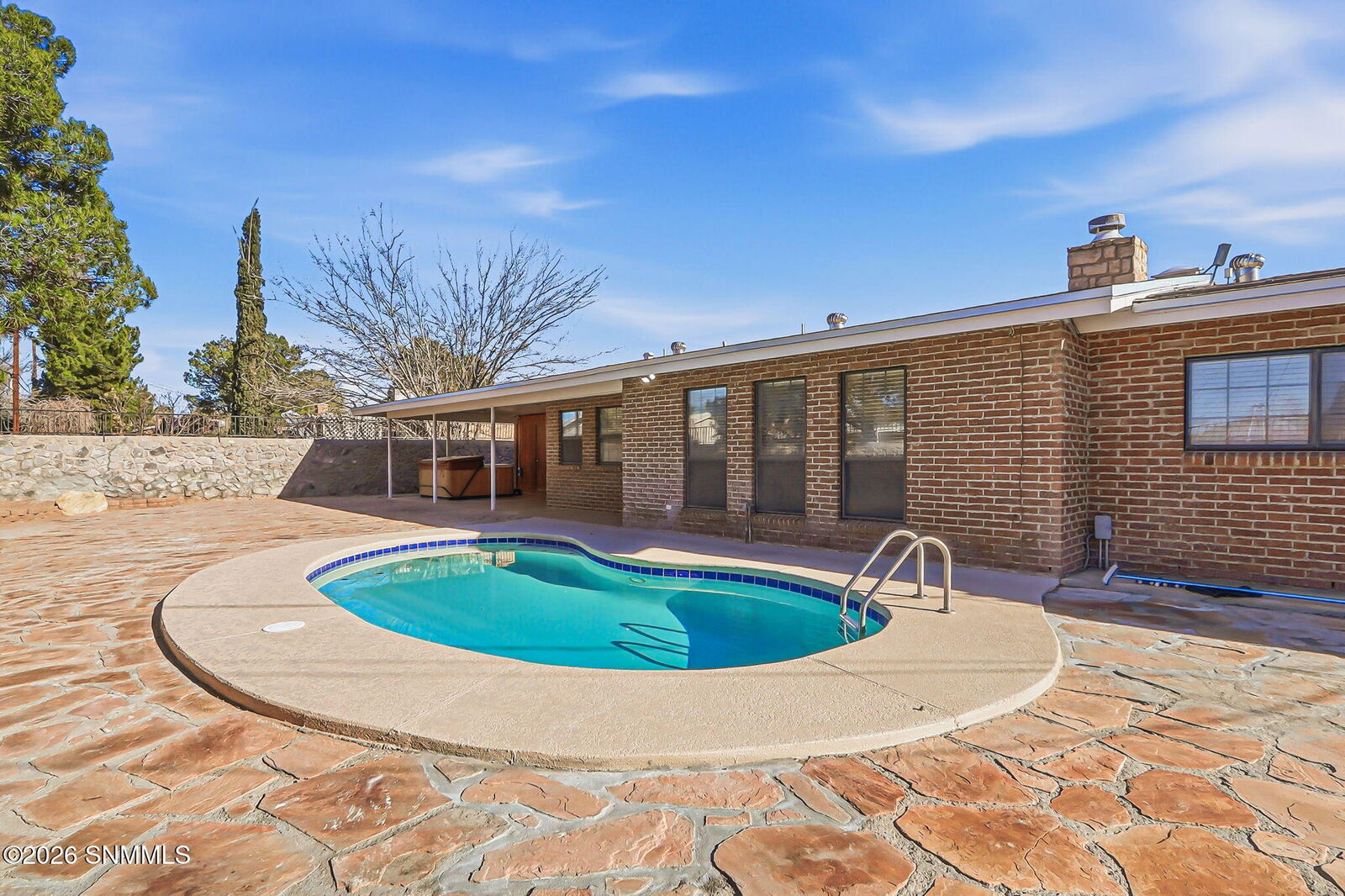 Property Photo:  1007 Ivydale Drive  NM 88005 