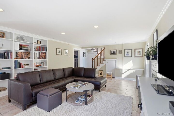 Property Photo:  4 Dupont Avenue  NY 10605 