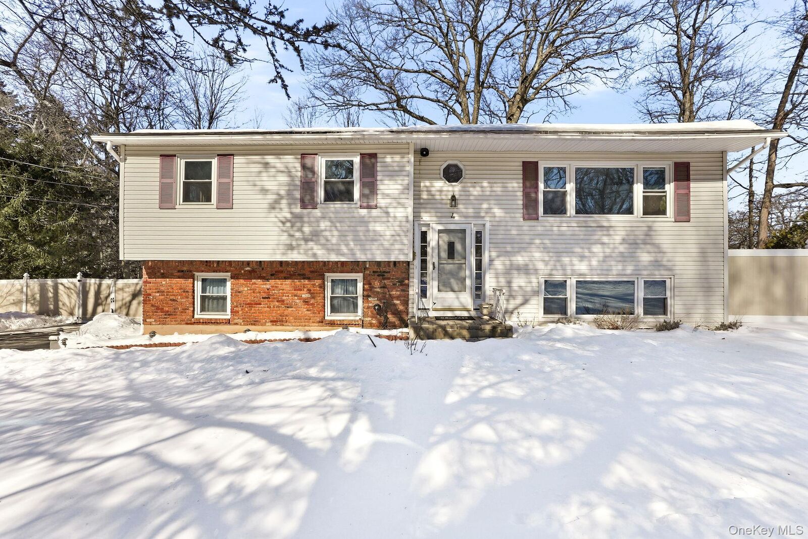 Property Photo:  4 Laura Drive  NY 10952 