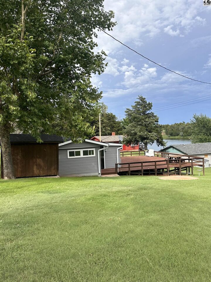 Property Photo:  160 NE Bobwite Dr  KS 67104 