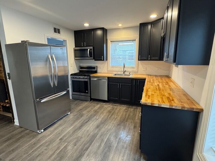 Property Photo:  1892 White Street  IL 60018 