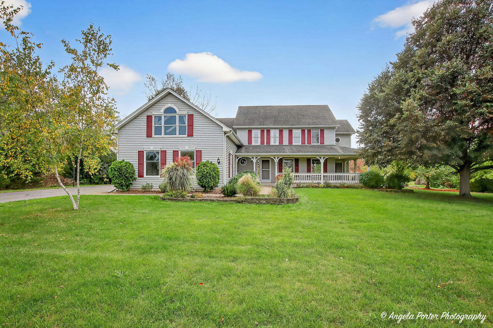 Property Photo:  2215 Crystal Circle  IL 60012 