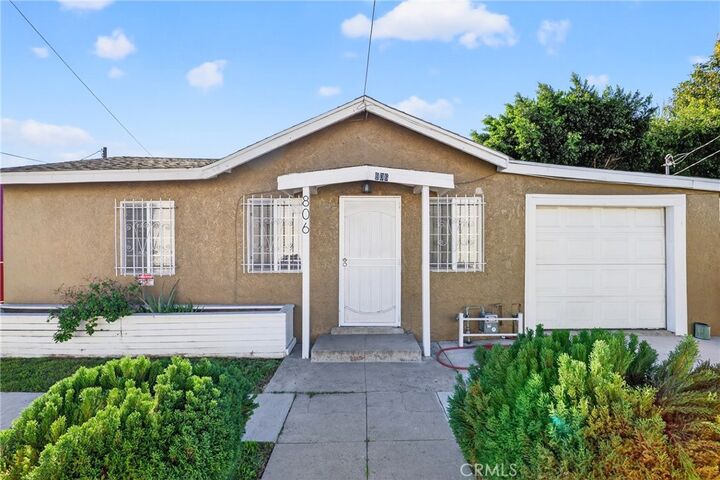 Property Photo:  806 W Spruce Street  CA 90220 