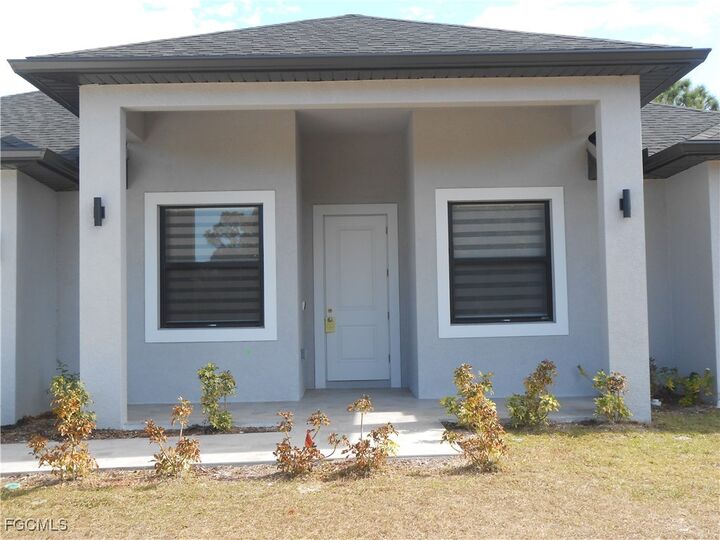Property Photo:  6033 Kumquat Circle  FL 33935 