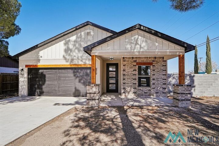 Property Photo:  910 Alvarado Street  NM 88220 