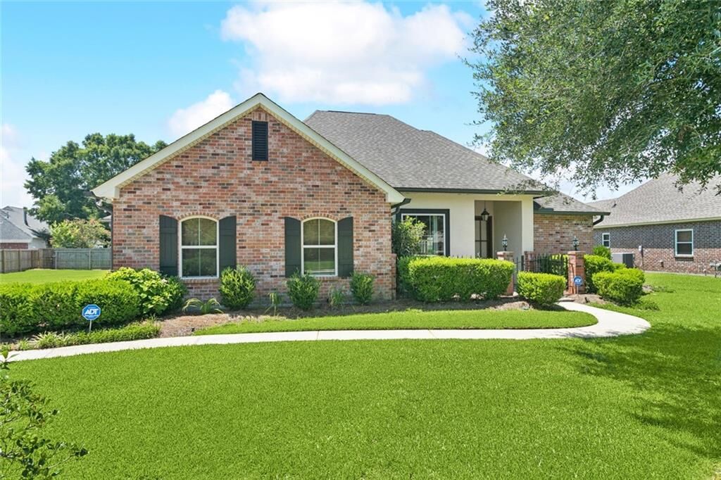 Property Photo:  424 Dockside Drive  LA 70461 
