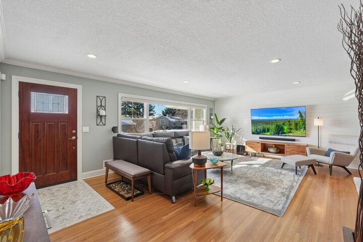 Property Photo:  4720 Wilford Way  MN 55435 