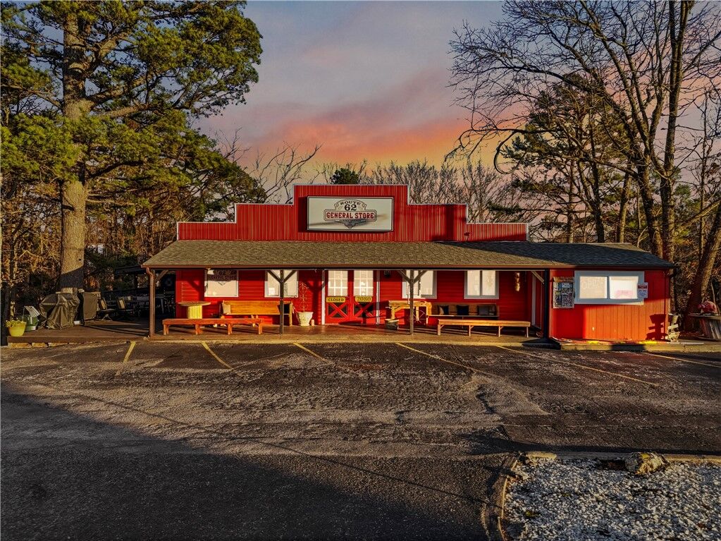 Property Photo: 2080 E Van Buren AR 72632