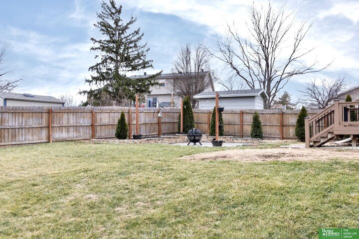 Property Photo:  2101 King Drive  NE 68046 